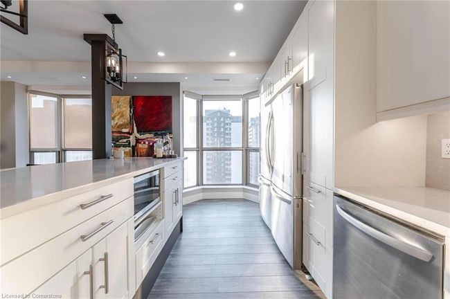 1703 - 67 Caroline St S, House attached with 2 bedrooms, 2 bathrooms and 1 parking in Hamilton ON | Image 10