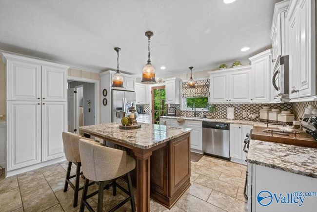 614 Davis Dr, House other with 3 bedrooms, 4 bathrooms and null parking in Glencoe AL | Image 12