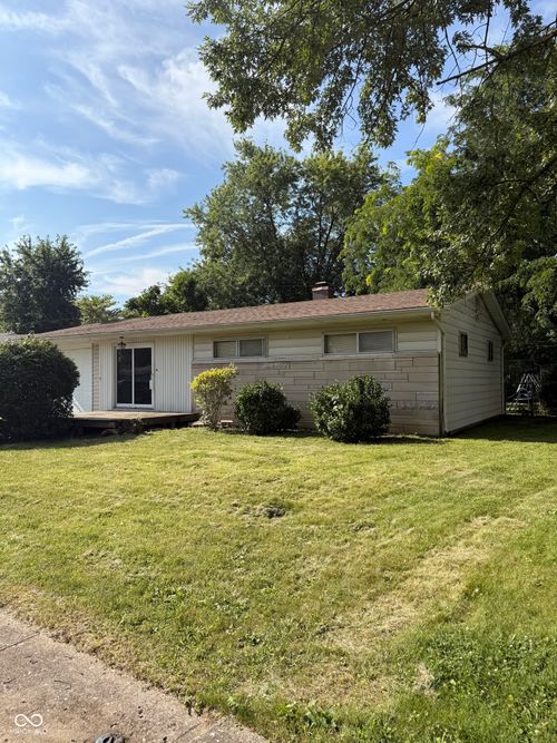 2173 Newcomer Ln, Beech Grove, IN, 46107-1666 | Card Image