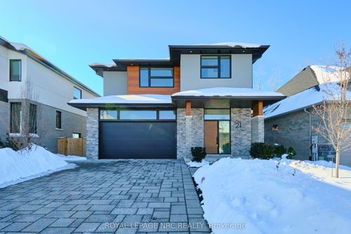 21 Singer St, Thorold, ON, L2V0E9 | Card Image