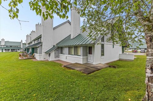 8a-week-c-185 Village Green Dr, Stowe, VT, 05672-5478 | Card Image