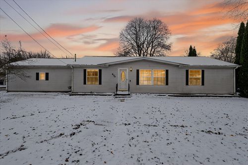 835 Fleming Ave, Jackson, MI, 49202-3525 | Card Image