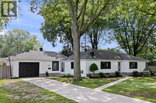 805 Roselawn Dr, Windsor, ON, N9E1K7 | Card Image