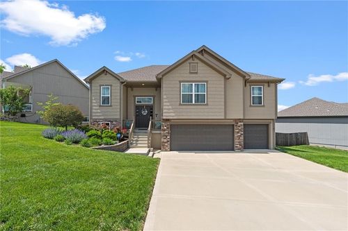 15700 Nw 122nd St, Platte City, MO, 64079-7301 | Card Image
