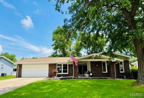 741 Lamplight Ln, Hazelwood, MO, 63042-3405 | Card Image