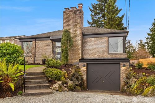 3911 Sw Forest St, Seattle, WA, 98116-2522 | Card Image