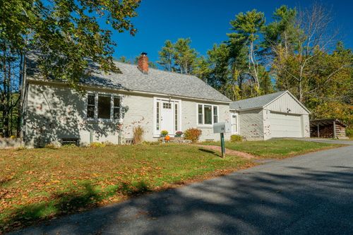 15 Percy Street, Freeport, ME, 04032 | Card Image