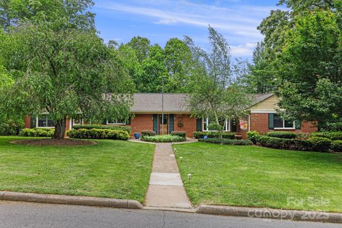 4 Dogwood Rd, Asheville, NC, 28804-2627 | Card Image