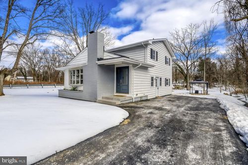 7107 Walnut Ave, BALTIMORE, MD, 21208-5915 | Card Image