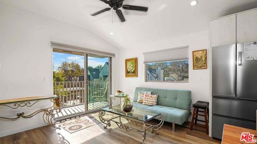 adu-116 S Glenroy Ave, Los Angeles, CA, 90049-3110 | Card Image