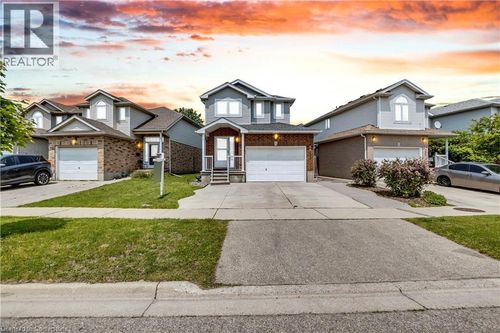 174 Wilderness Dr, Kitchener, ON, N2E3R7 | Card Image