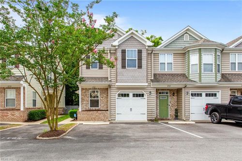 2741 Deep Creek Cmn, Chesapeake, VA, 23323-2318 | Card Image