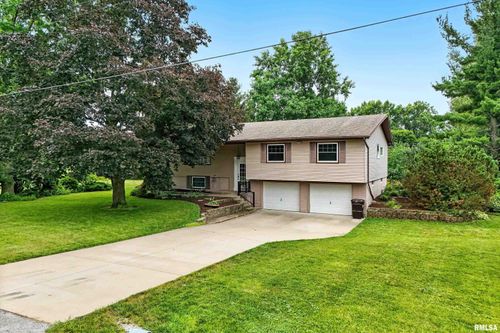 6415 134th St, Blue Grass, IA, 52726-9628 | Card Image