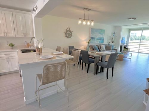 apt-206-3780 Pinebrook Cir, BRADENTON, FL, 34209-8031 | Card Image