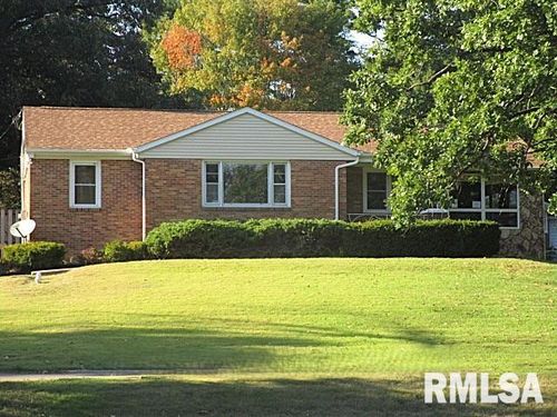 205 N Sycamore Ter, Canton, IL, 61520-1227 | Card Image