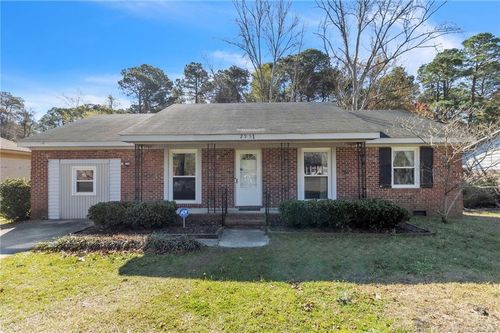 2951 Peacock St, Hope Mills, NC, 28348-9642 | Card Image