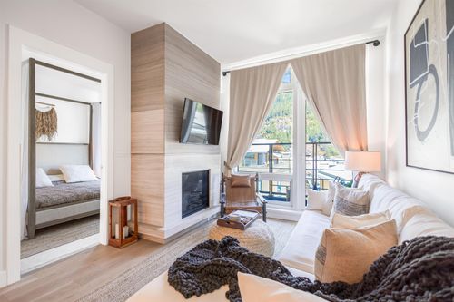 408-6687 Nelson Ave, West Vancouver, BC, V7W2B2 | Card Image