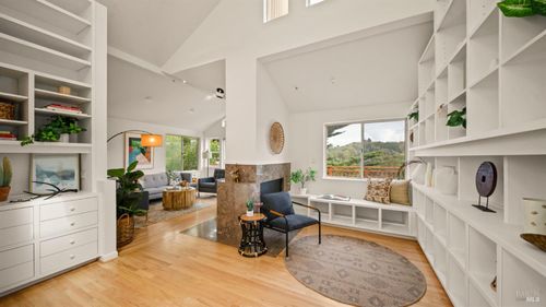 301 Greene St, Mill Valley, CA, 94941-4132 | Card Image