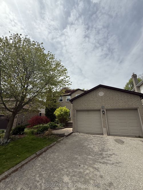 basement-92 Grant Blight Cres, Newmarket, ON, L3Y7W3 | Card Image