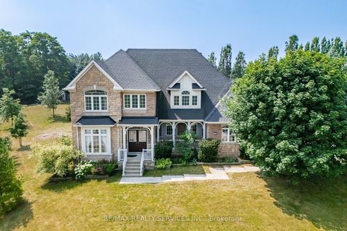 15 Upper Canada Dr, Hillsburgh, ON, N0B1Z0 | Card Image