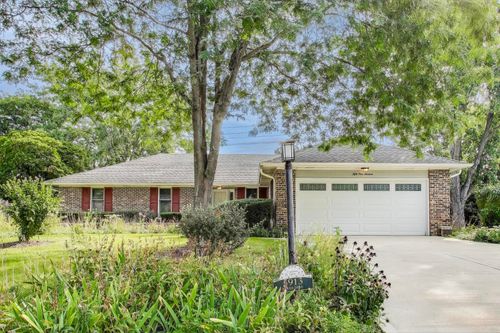 5913 Dover Dr, Lisle, IL, 60532-3135 | Card Image