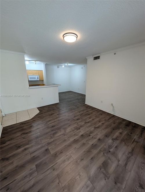 203-6831 Sw 44th St, Miami, FL, 33155-4877 | Card Image