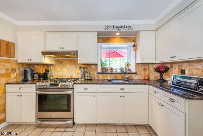 178 Walnut St, House other with 3 bedrooms, 2 bathrooms and null parking in Livingston NJ | Image 21