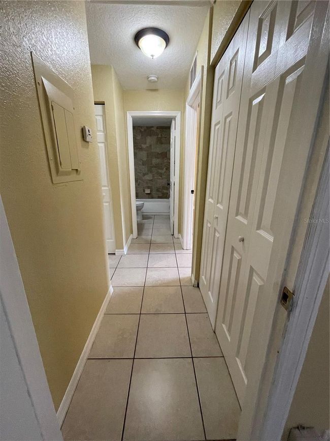 859 Ponder Ave, Condo with 2 bedrooms, 1 bathrooms and null parking in SARASOTA FL | Image 8