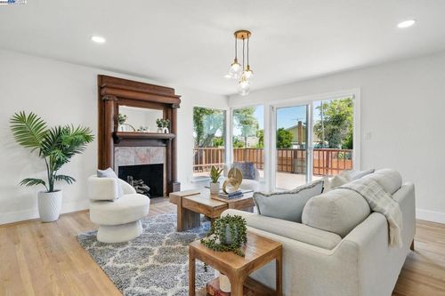 3115 Deseret Dr, El Sobrante, CA, 94803-1903 | Card Image