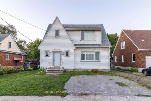 {{alt}} | Card Image