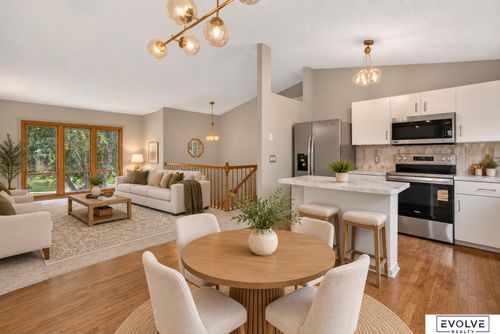 8030 Bauman Ave, Omaha, NE, 68122-1648 | Card Image