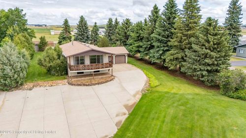 3030 Lakeview Dr, Dickinson, ND, 58601-7207 | Card Image