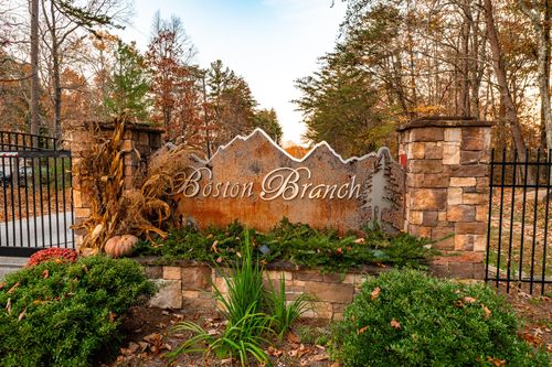 2272 Little Bend Rd, Signal Mountain, TN, 37377-1741 | Card Image