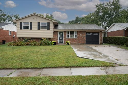 8965 Zoellner Dr, Colerain Twp, OH, 45251-3026 | Card Image