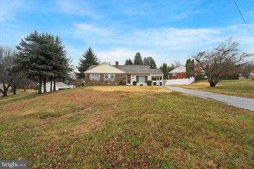 301 S New Ardmore Ave, BROOMALL, PA, 19008-2815 | Card Image