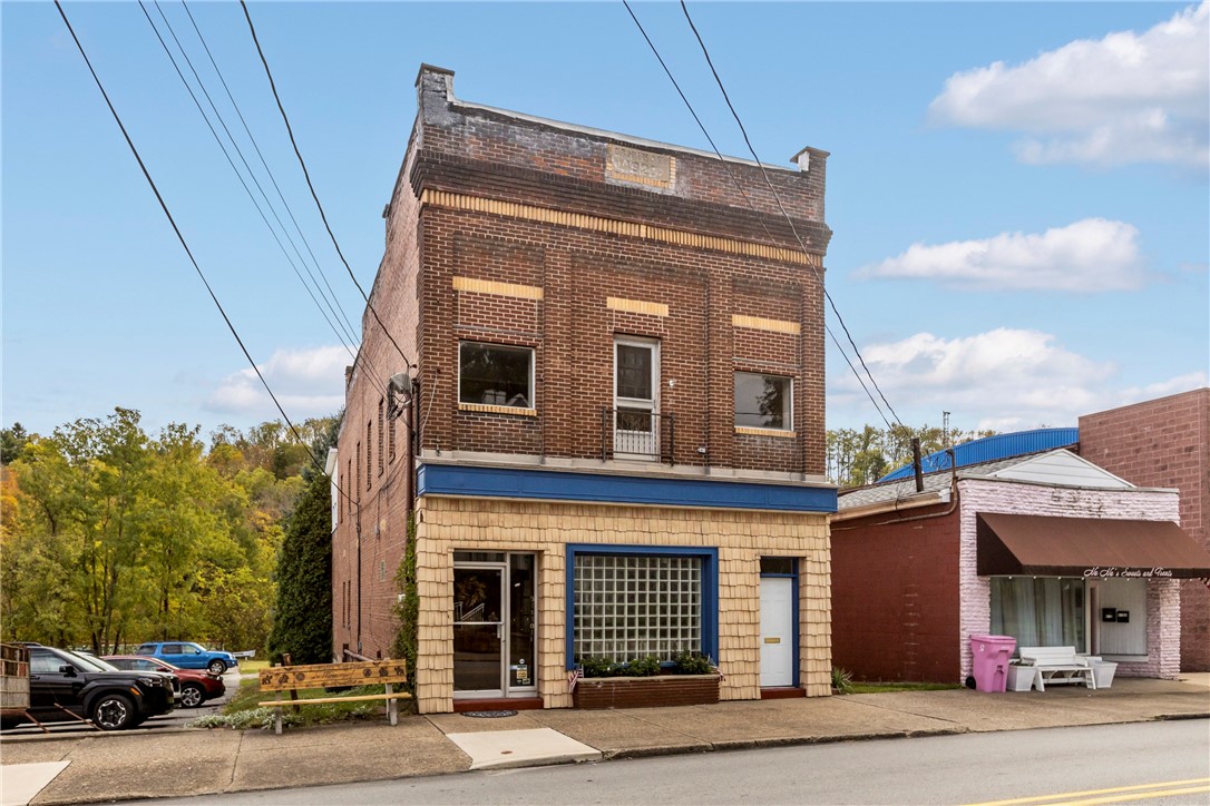 614 Main St, Bentleyville, PA 15314-1539