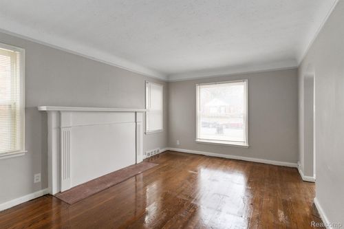 10642 Mckinney St, Detroit, MI, 48224-1823 | Card Image