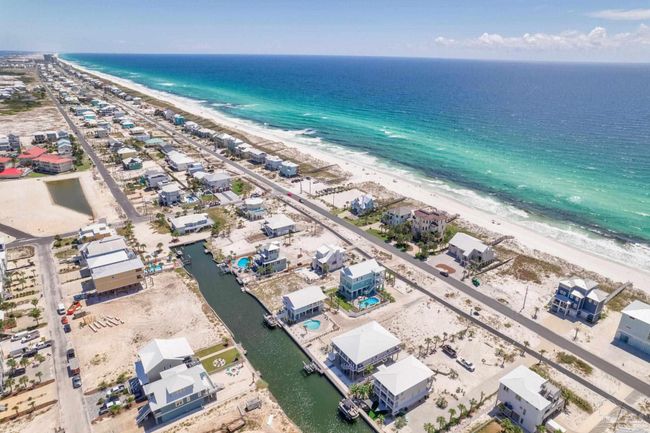 7376 Gulf Blvd, House other with 4 bedrooms, 4 bathrooms and 1 parking in Navarre FL | Image 9