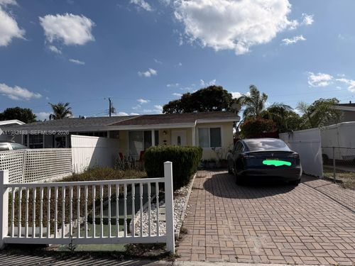 b-310 Ne 58th St, Oakland Park, FL, 33334-1808 | Card Image