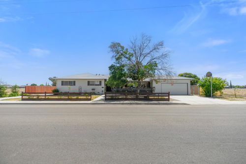746 Miller Ln, Los Banos, CA, 93635-4413 | Card Image