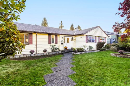 715 Kilkeel Pl, North Vancouver, BC, V7N2X2 | Card Image
