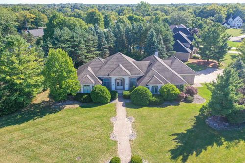 3300 Fieldstone Dr, Flushing, MI, 48433-2217 | Card Image