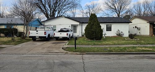 12203 Knight Dr, Balch Springs, TX, 75180-2933 | Card Image