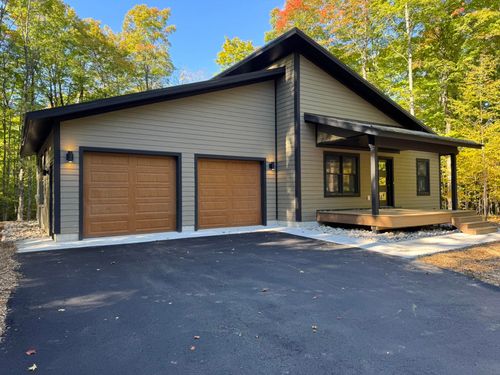 2418 Hawks Eye Dr, Bellaire, MI, 49615-5119 | Card Image