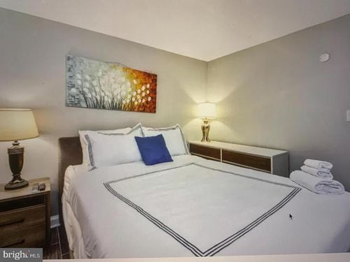 901-2135 Walnut St, PHILADELPHIA, PA, 19103-4449 | Card Image