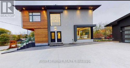 81 Joseph Street E, Newmarket (Central Newmarket), ON, L3Y4G9 | Card Image