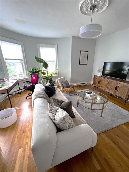 3f-167 M St, Boston, MA, 02127-4258 | Card Image