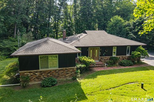 704 Towner Swamp Rd, Guilford, CT, 06437-2320 | Card Image