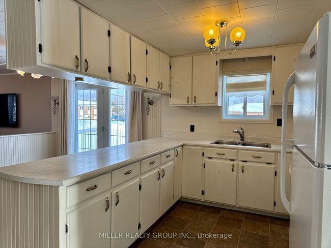 399 Lakeview Ave, House other with 3 bedrooms, 2 bathrooms and 4 parking in North Cobalt ON | Image 4