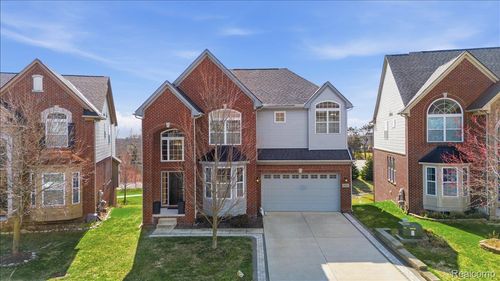 4930 Stonegate Cir, Lake Orion, MI, 48359-1405 | Card Image